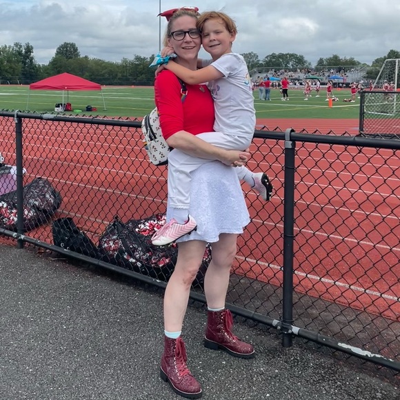 Meet your Posher, Robin! Welcome to my Closet! - Picture 11 of 15